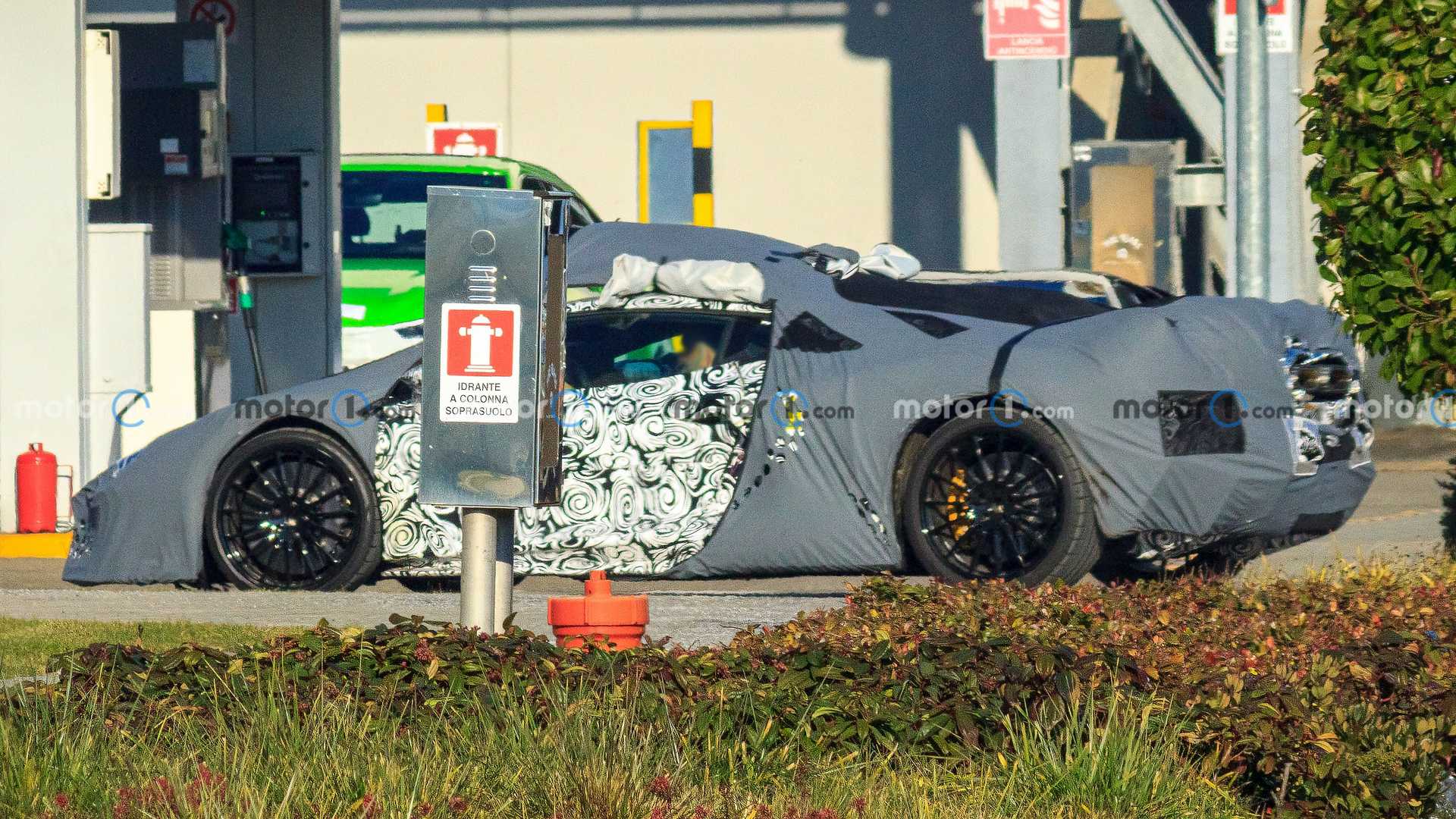 Lamborghini тестирует преемника Aventador