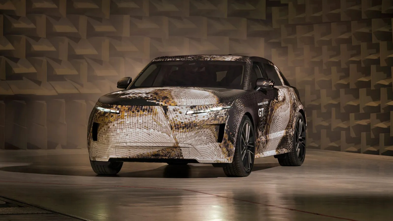 Range Rover GT: Das flache Coupé-Silhouette markiert einen klaren Stilbruch innerhalb der Range-Rover-Familie.