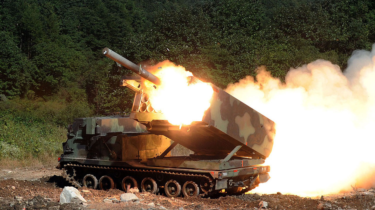 Великобритания передает Украине три дополнительные РСЗО M270 и ракеты к ним
