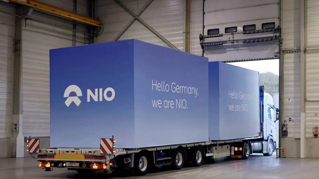 NIO Power Europe Plant hat die erste Power Swap Station nach Deutschland geliefert