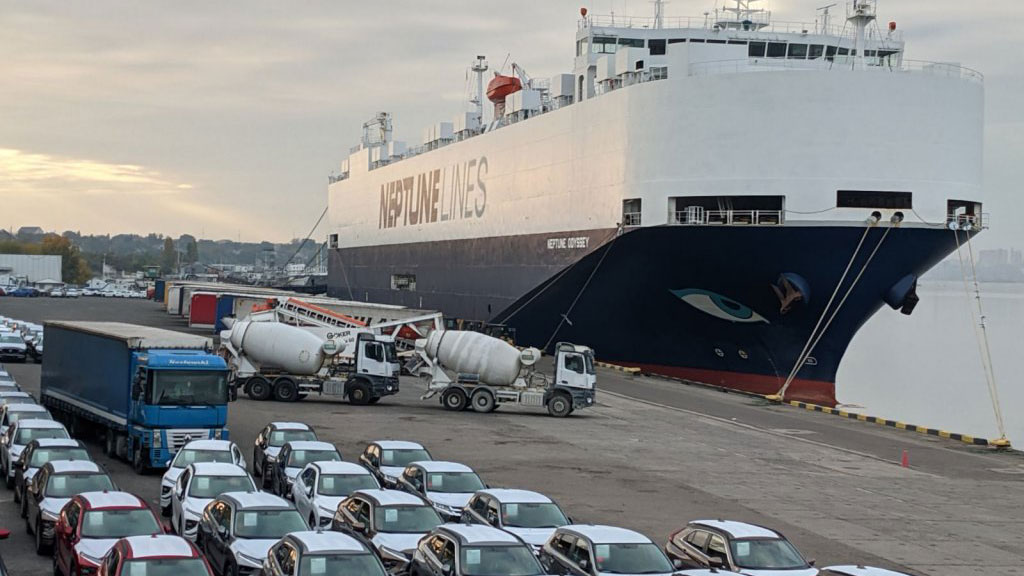 В порту «Черноморск» разгрузили судно с 2,5 тыс. автомобилей