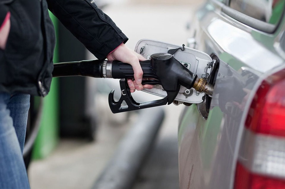 Предельные цены на бензин повышены до 34,25 грн/л, на дизтопливо — до 33,84 грн/л
