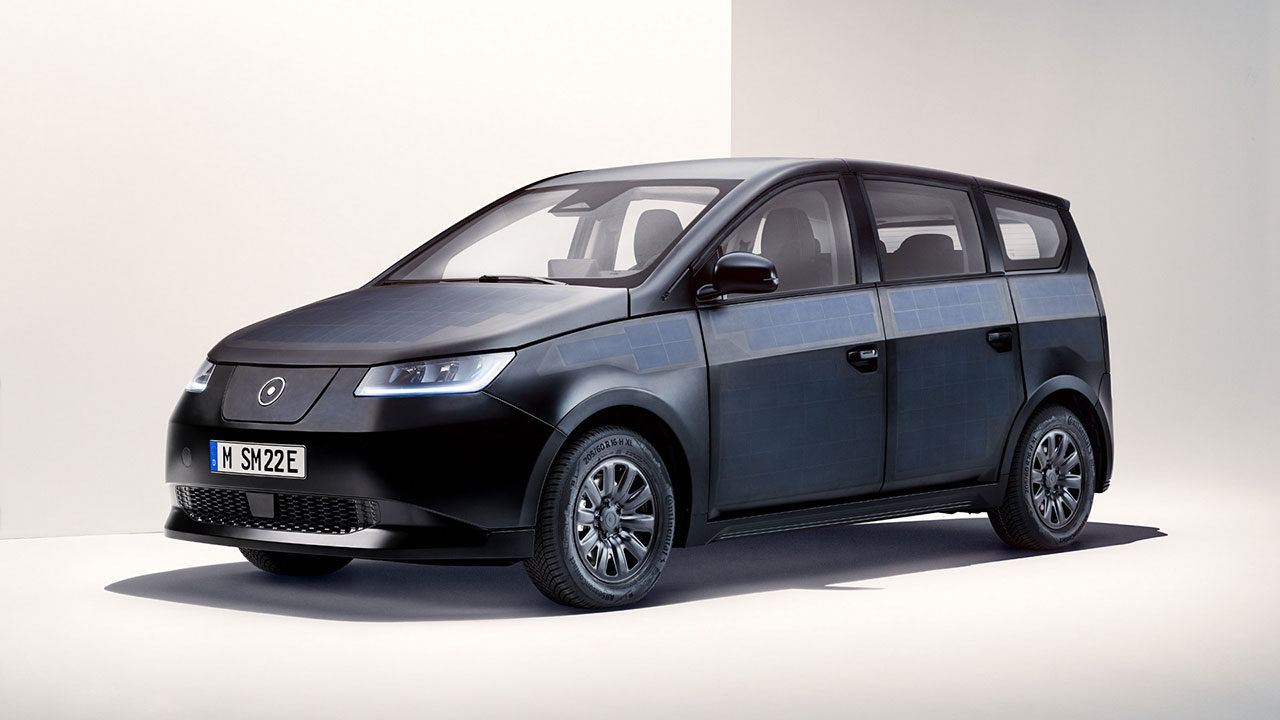 Sono Motors показала почти серийный автомобиль с зарядкой от солнечных панелей