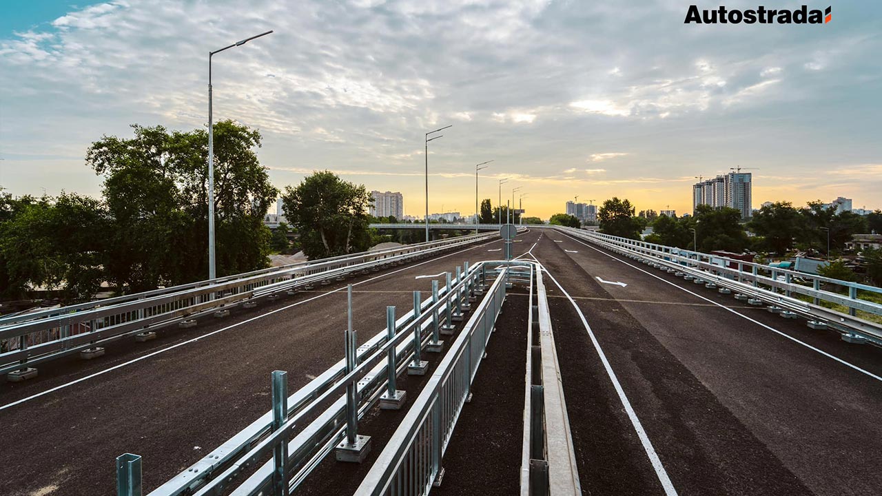 В Киеве открыли движение на левобережной развязке Дарницкого моста