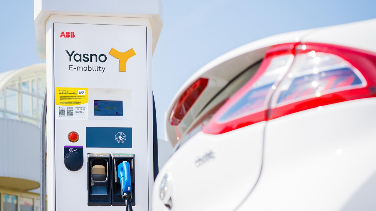 Нові зарядні станції YASNO E-mobility встановлено біля прикордонних пунктів у Львівській і Закарпатській областях
